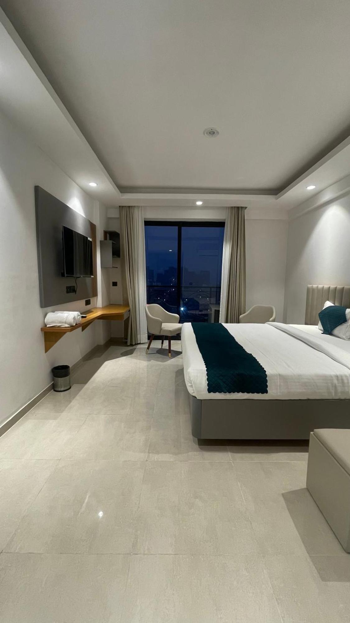 Hotel Maple Tree - Near Ekana Cricket Stadium - لاكناو المظهر الخارجي الصورة