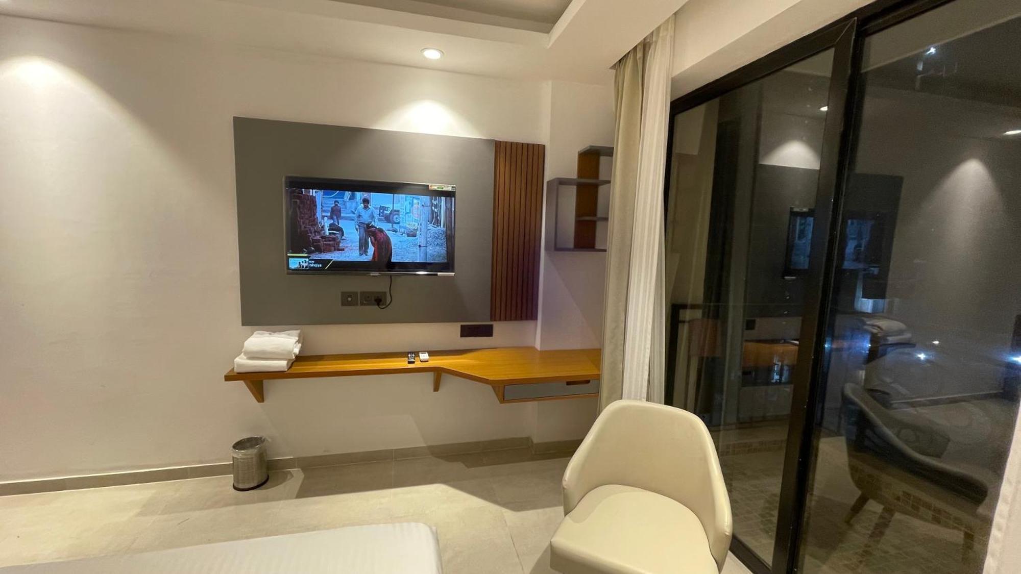 Hotel Maple Tree - Near Ekana Cricket Stadium - لاكناو المظهر الخارجي الصورة