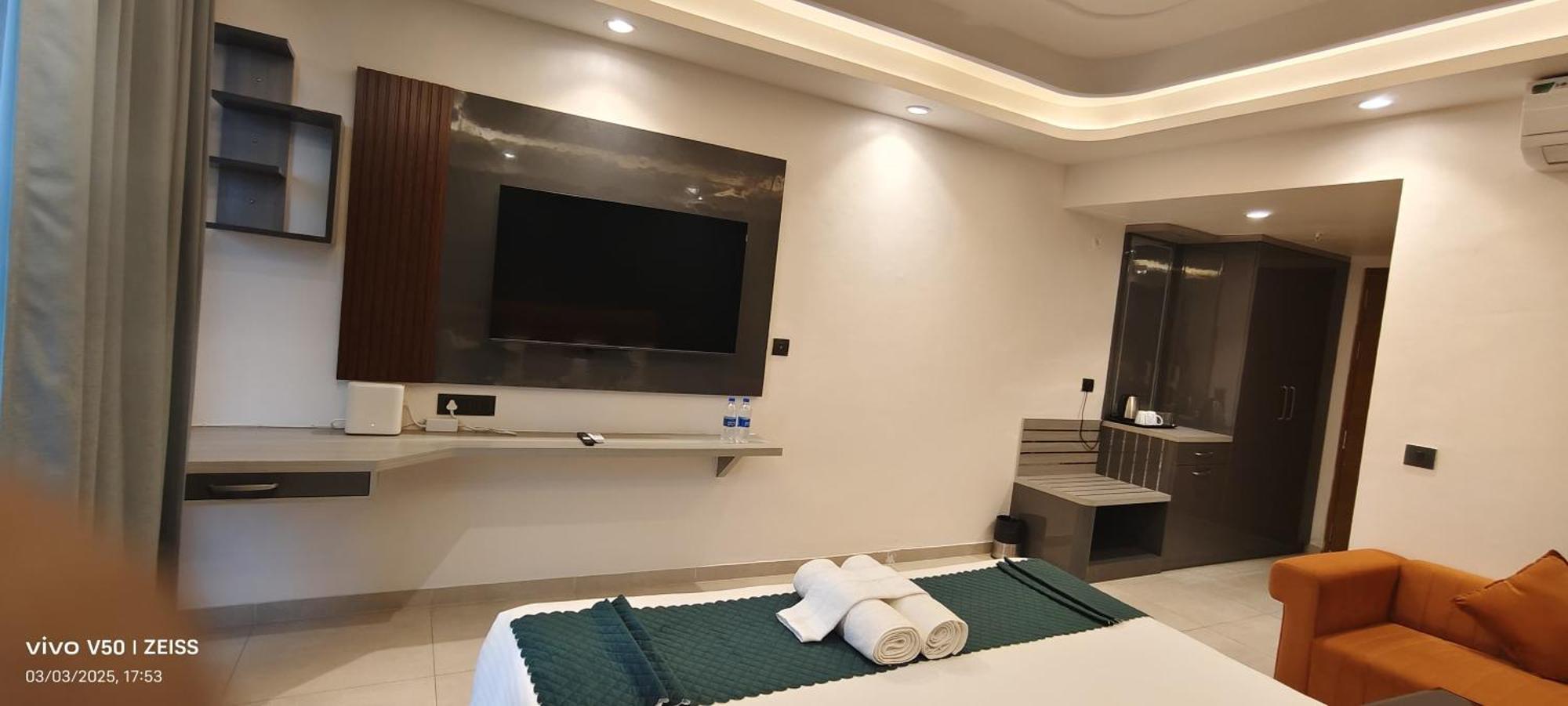 Hotel Maple Tree - Near Ekana Cricket Stadium - لاكناو المظهر الخارجي الصورة