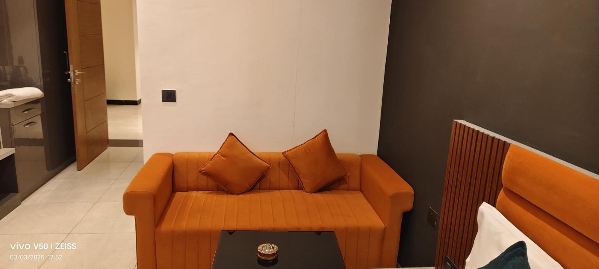 Hotel Maple Tree - Near Ekana Cricket Stadium - لاكناو المظهر الخارجي الصورة