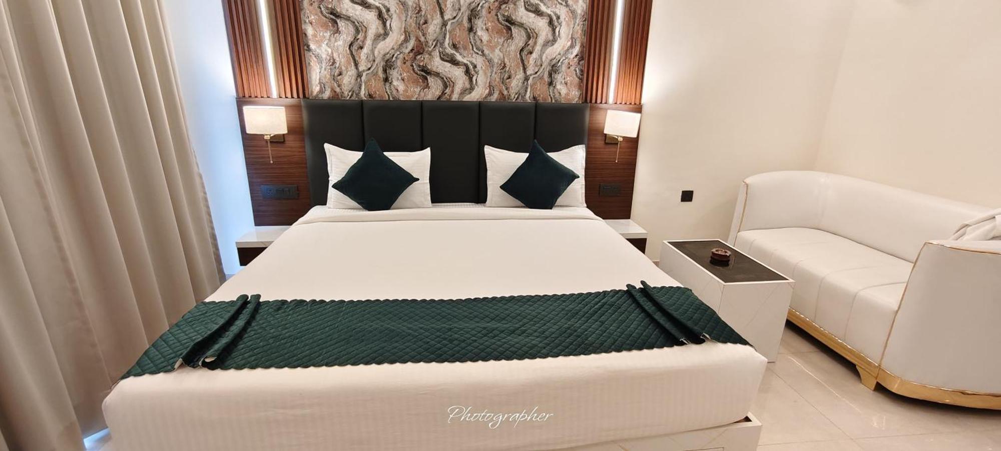 Hotel Maple Tree - Near Ekana Cricket Stadium - لاكناو المظهر الخارجي الصورة