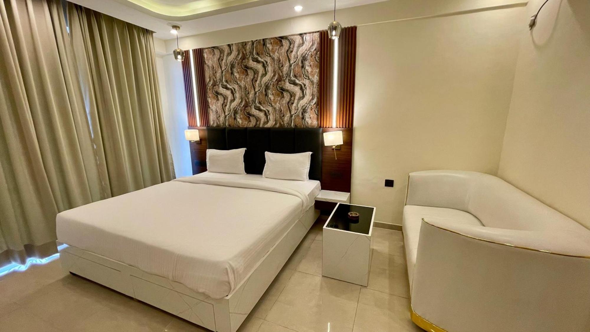 Hotel Maple Tree - Near Ekana Cricket Stadium - لاكناو المظهر الخارجي الصورة
