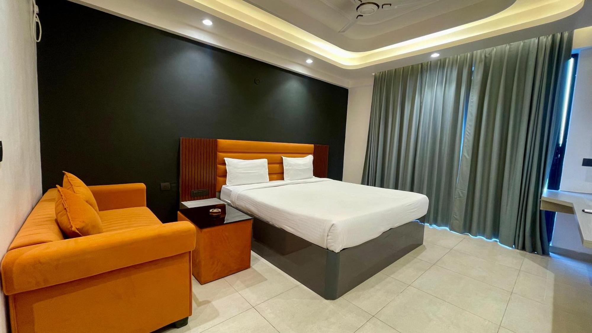 Hotel Maple Tree - Near Ekana Cricket Stadium - لاكناو المظهر الخارجي الصورة